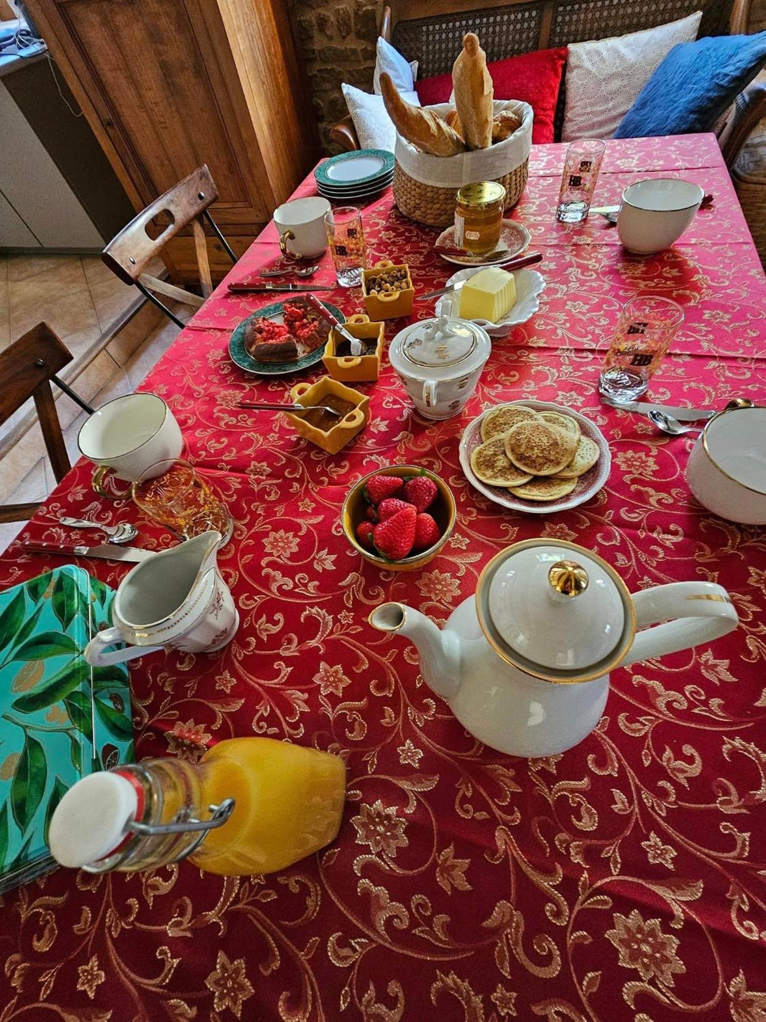 Bed and Breakfast Le Moulin De Chazelle Cormatin Exterior foto